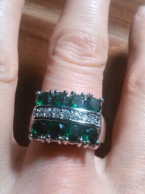 Green Stone and White Crystal Silvertone Ring (Size 8)